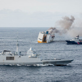 Collaboration with the French Navy in the fight against oil pollution from the Grande America